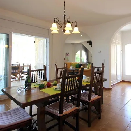 호텔 Leon Inmo Casa Nadine - 10722 4*