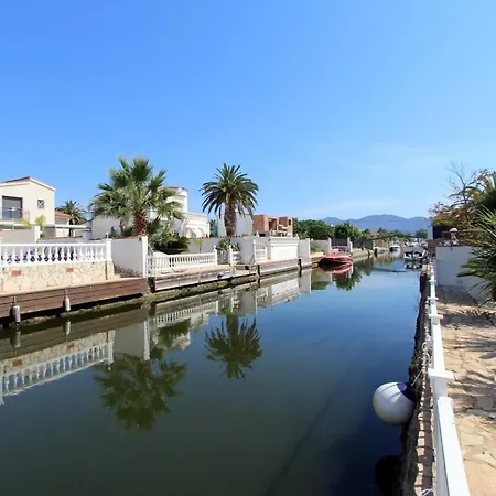 Hotel Leon Inmo Casa Nadine - 10722 Empuriabrava