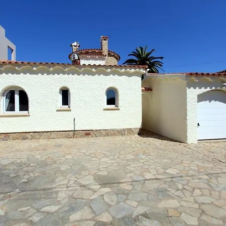 호텔 Leon Inmo Casa Nadine - 10722 4*
